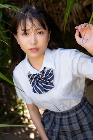 日商务旅行戴绿色帽子7