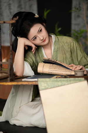 热线女孩姜恩惠