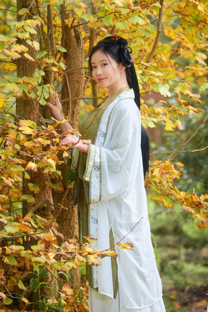 谁都有秘密/一屋诱心人