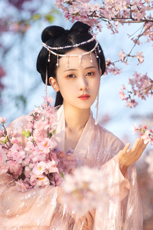 董袭莹的泳装图片