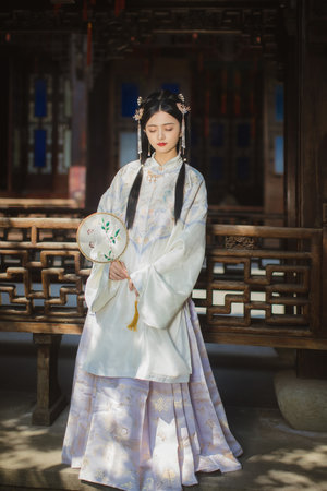 小学六年级拥吻主动