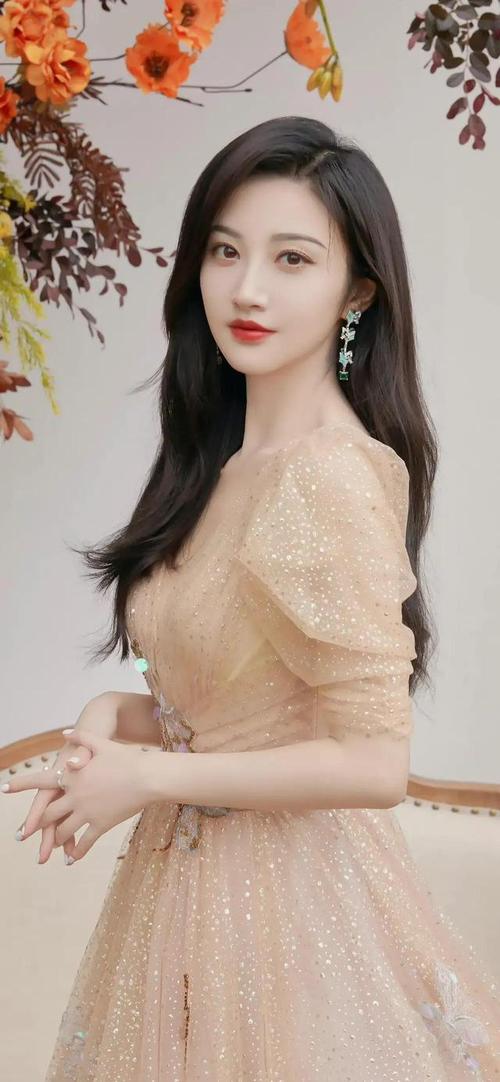 美女脱一净二静视频