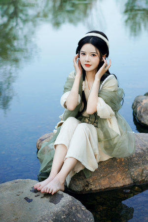 免费乱理伦片2021