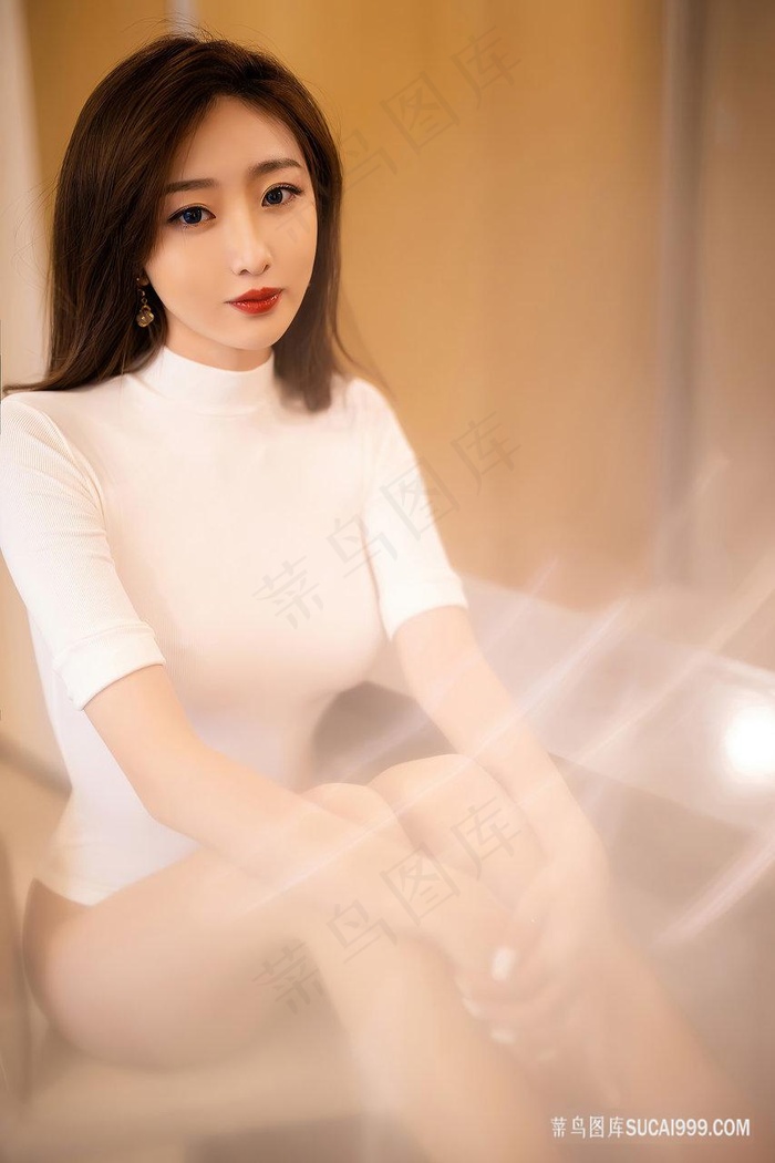 三个男人扒开我裤子躁我